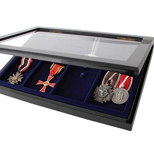 Vitrine für Orden und Ehrenzeichen